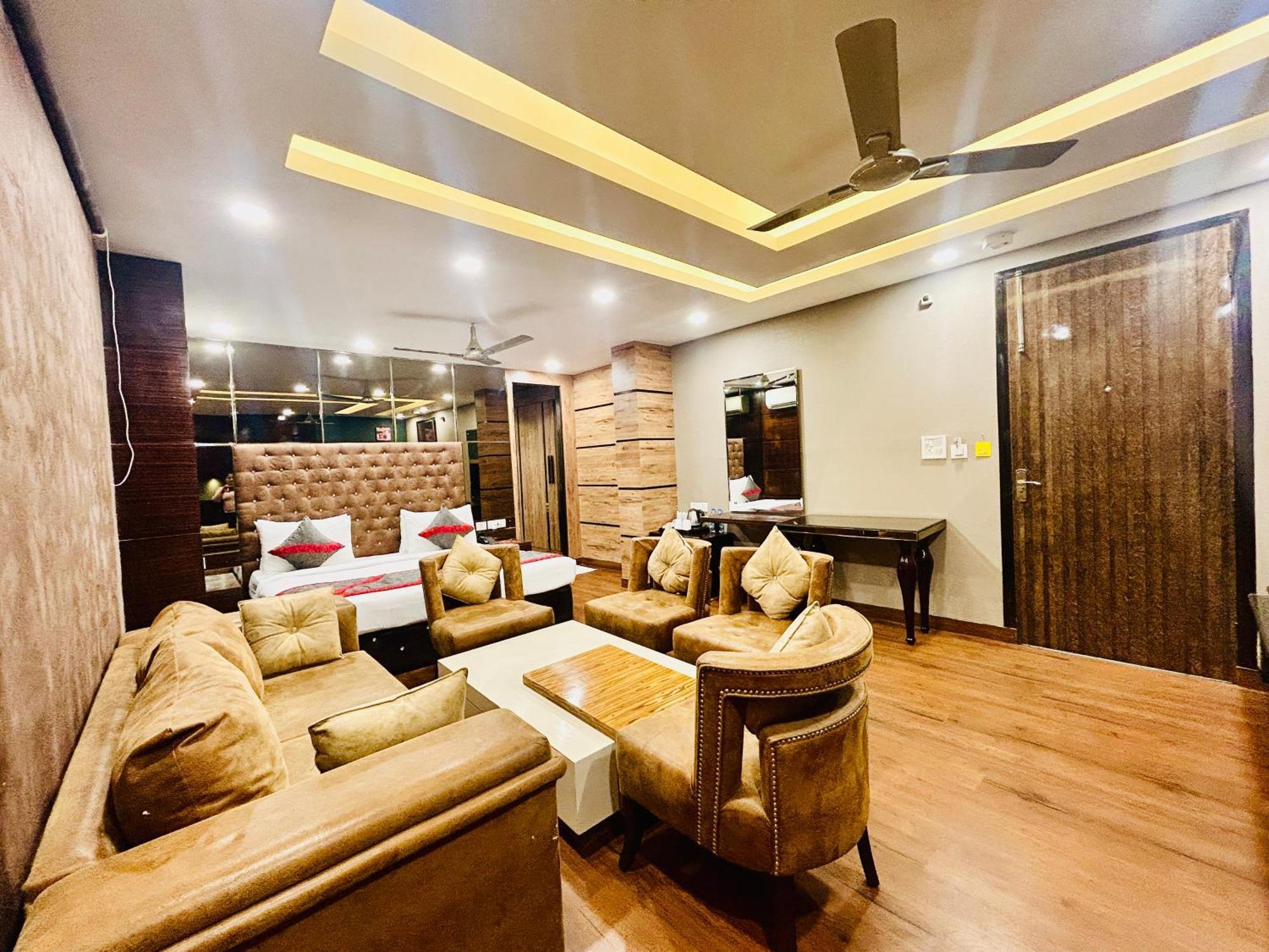 Hotel Gold Souk - Karol Bagh Delhi  Exteriör bild