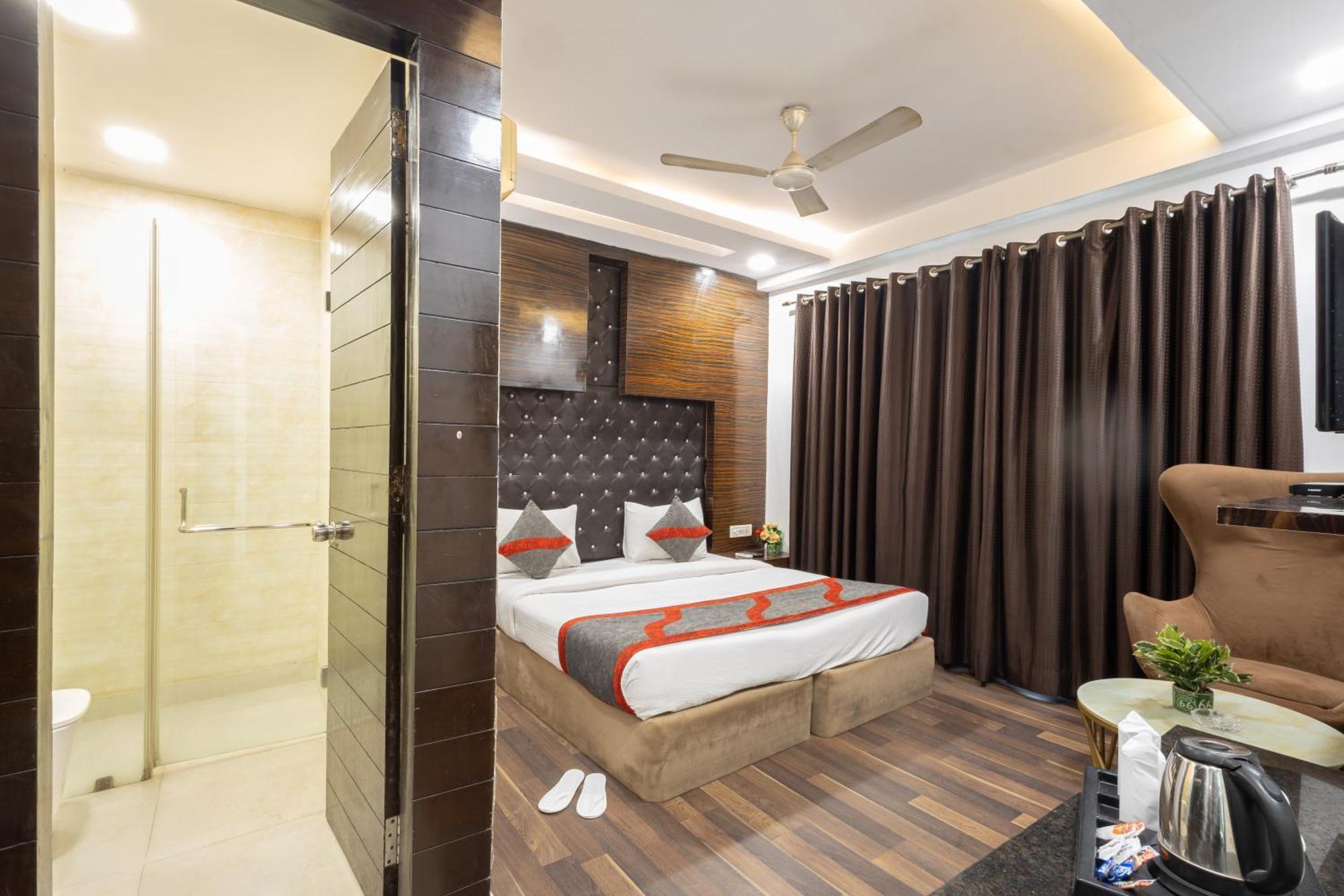 Hotel Gold Souk - Karol Bagh Delhi  Exteriör bild