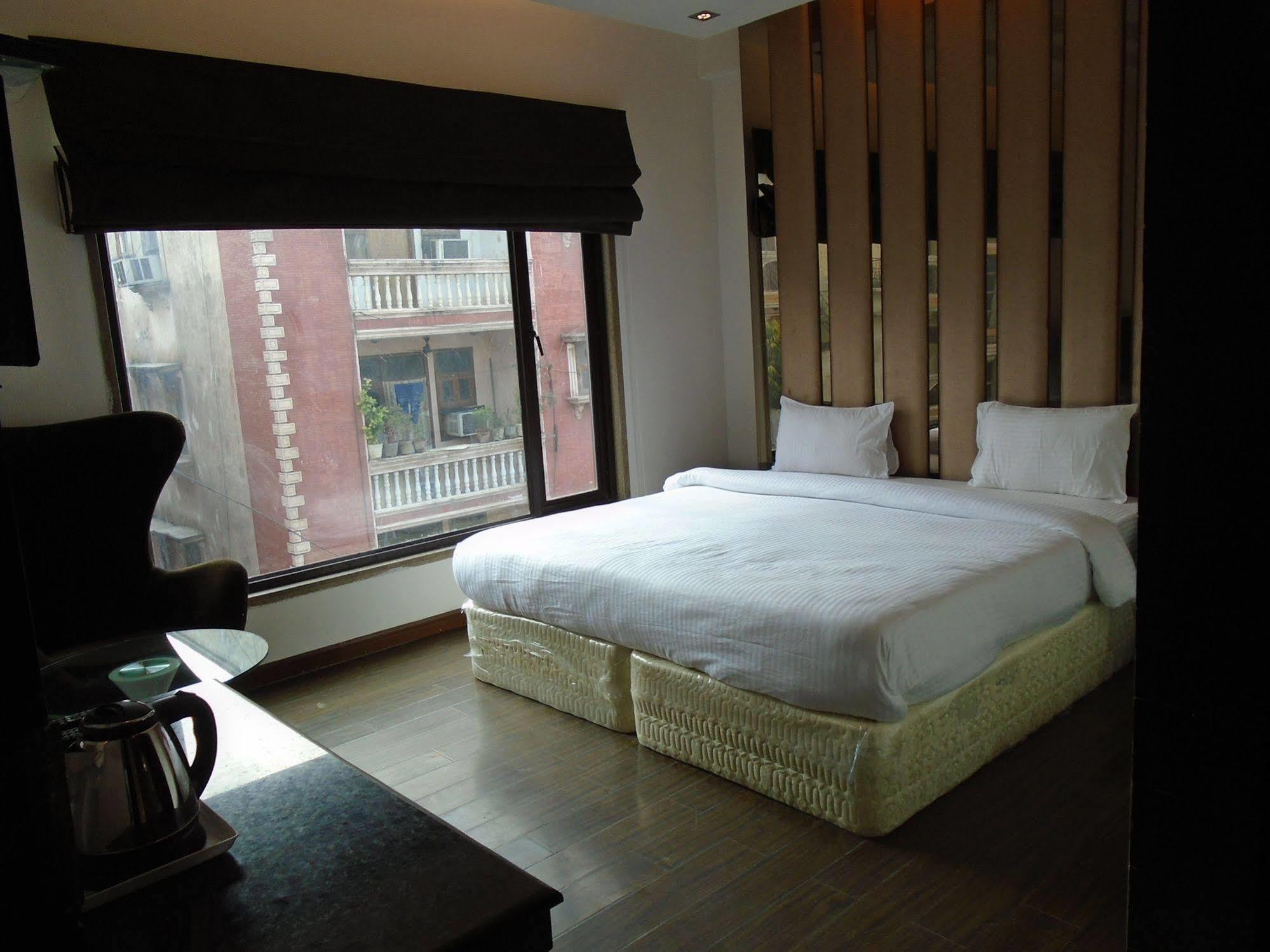 Hotel Gold Souk - Karol Bagh Delhi  Exteriör bild