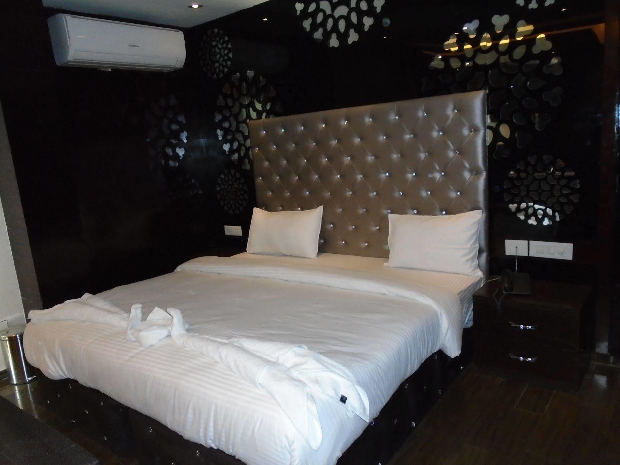 Hotel Gold Souk - Karol Bagh Delhi  Exteriör bild